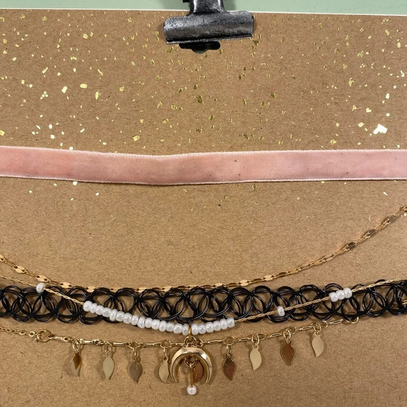 🆕 Gold & Pink Five Choker Necklace Set - Picture 5 of 7